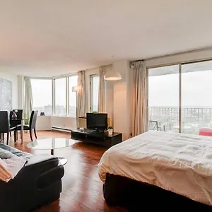  Apartment Beautiful Apartment - Gorgeous View Of The City - 7 Minute Walk To Metro - Self Check In
