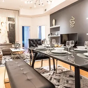  Apartment Spacious 2 Bedroom In The Heart Of