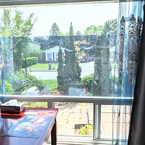 Renovated Cozy Bedroom With Private Washroom Homestay Toronto